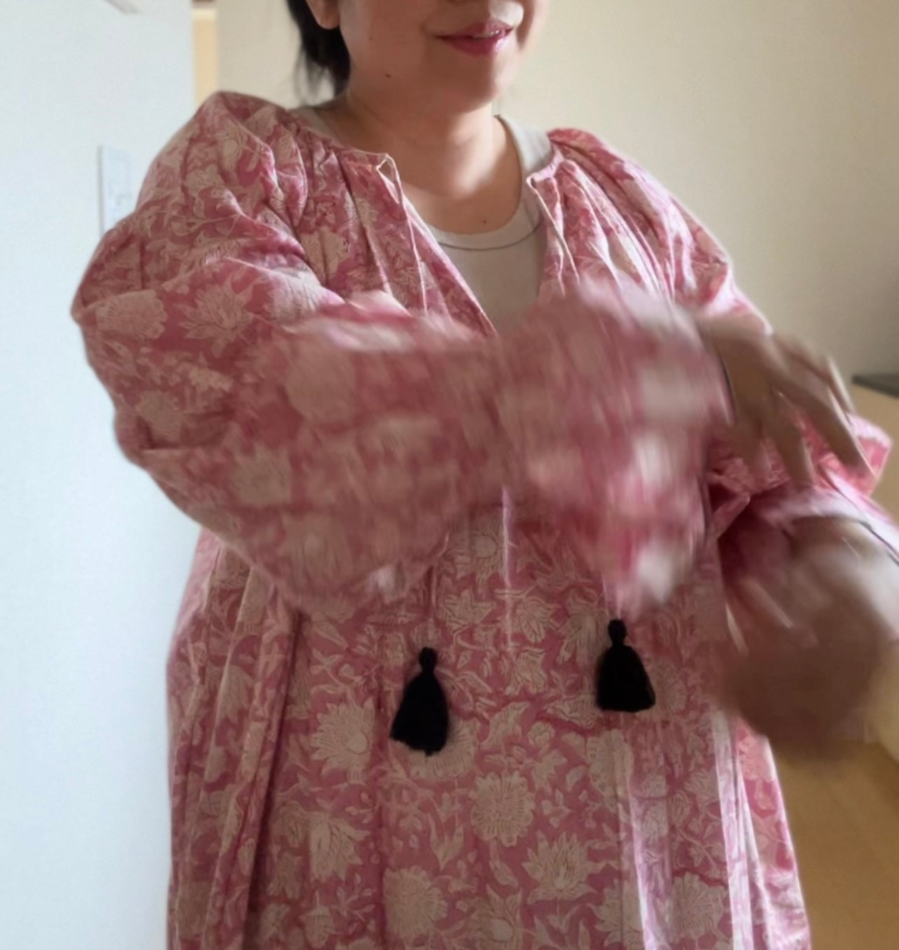 （残り1点！即納）キャンディスリーブとタッセルが可愛いワンピース（シャビーピンクボタニカル）