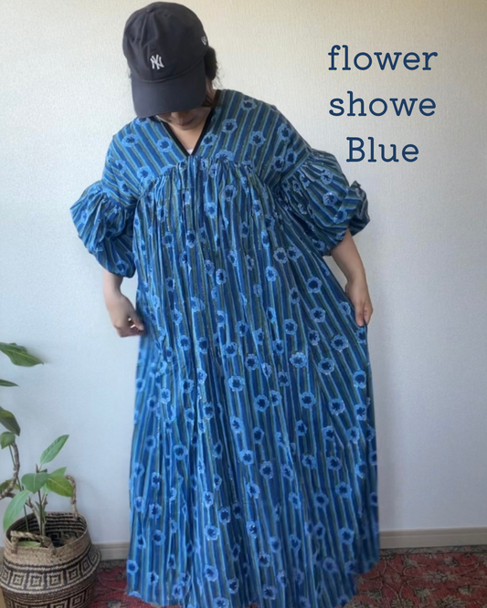 （sale!即納）たっぷりインド綿のマキシ丈ワンピース（flower shower blue)